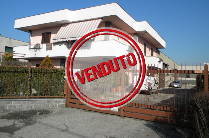 Abitazione con Capannone Vendita Samarate