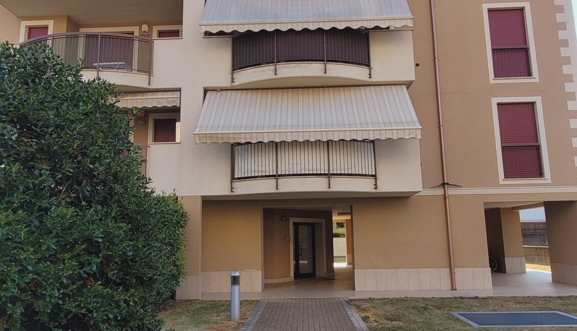 esterno 002