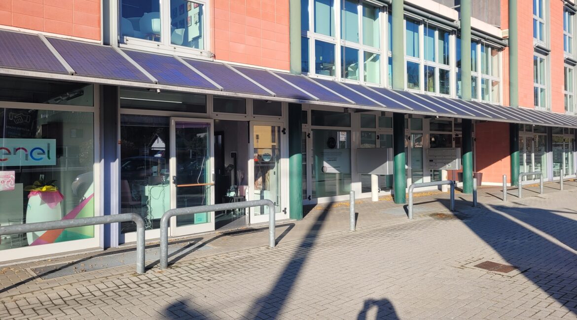 Affitto Negozio con Vetrina Vergiate