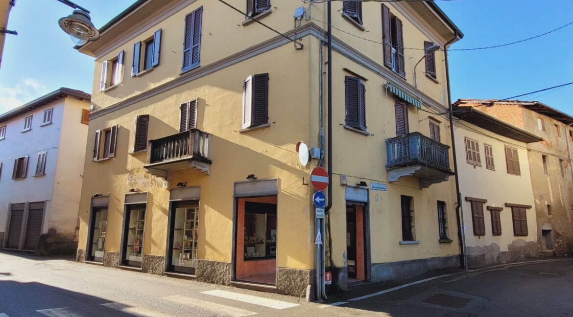 Vendita Negozio Varallo Pombia