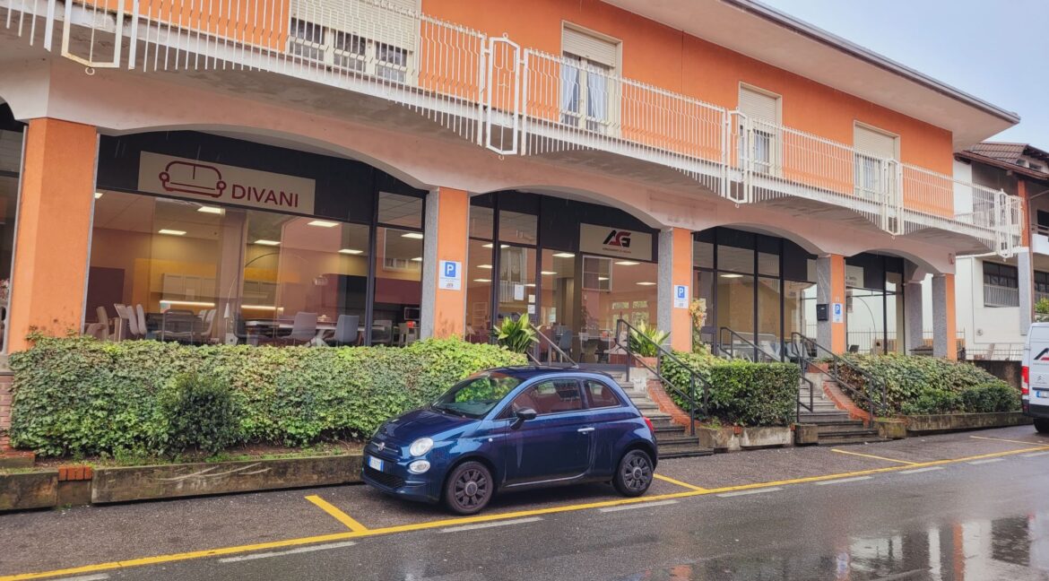 Vendita Varallo Pombia Locale Commerciale