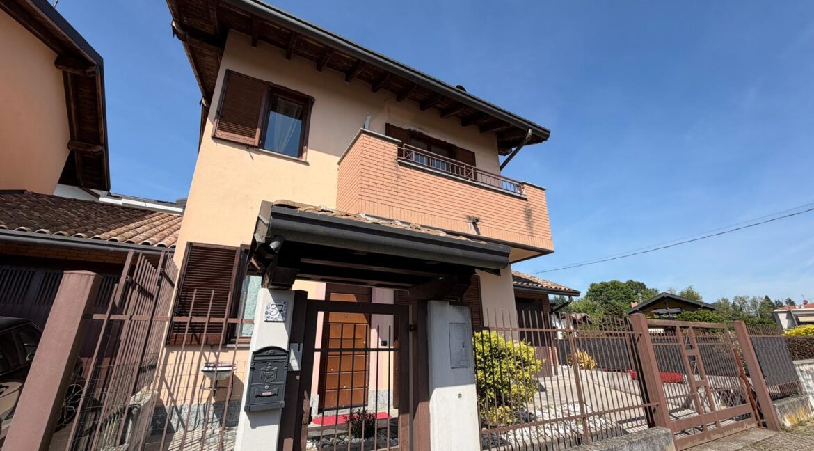 Villa a Schiera Vendita Besnate